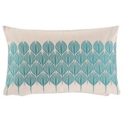 Декоративная наволочка с вышивкой